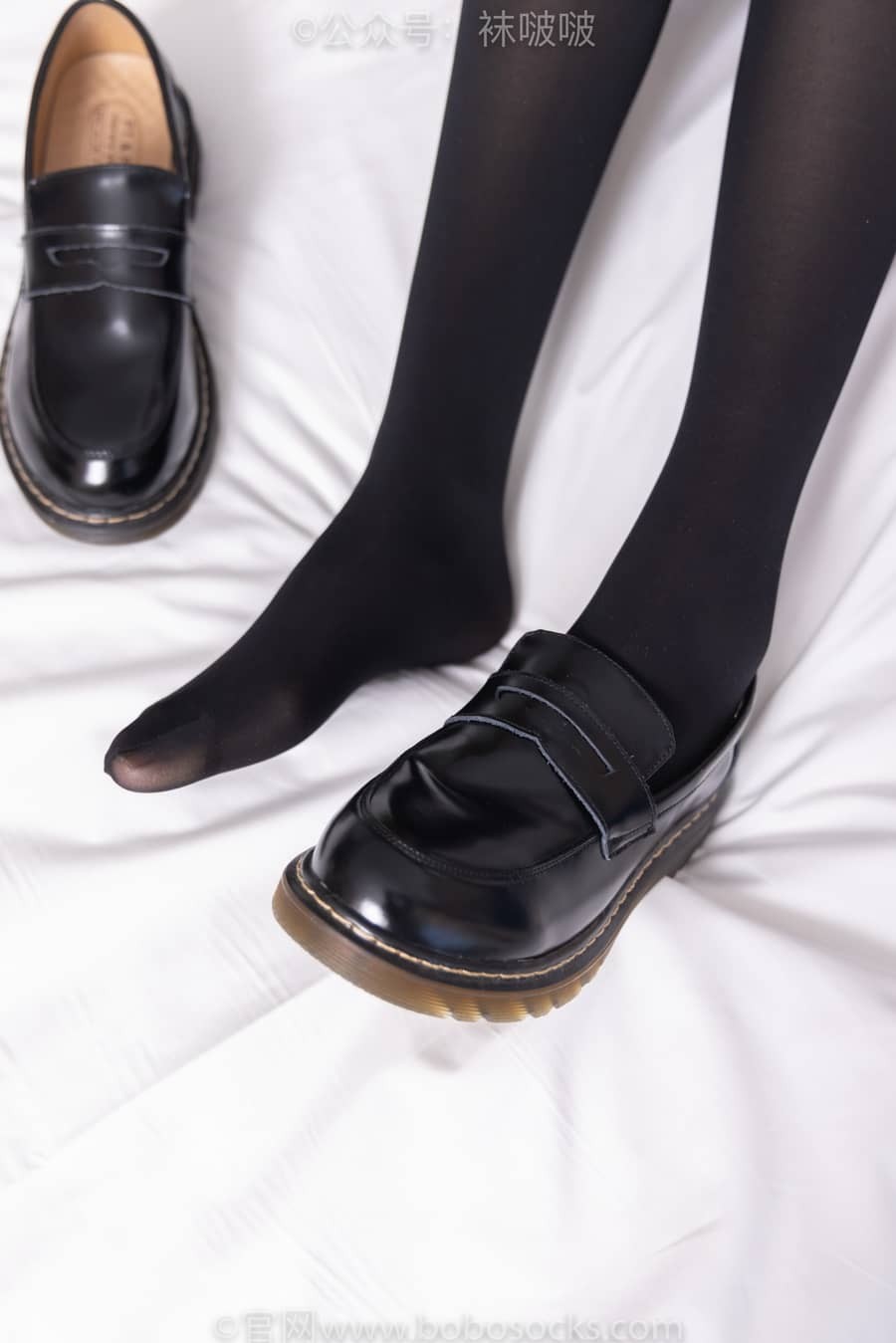 [BoBoSocks袜啵啵] NO.060 小甜豆-JK制服、皮鞋、厚黑丝 [131P1V6.66G]