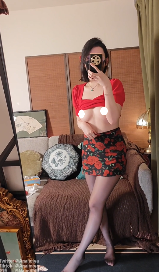 推特网红【奶咪Naimi】OnlyFans 11月最新订阅福利 【1V598M】